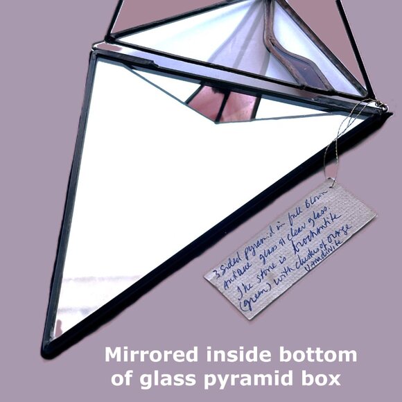 Vintage Glass Trinket Box signed by artist, Triangular PYRAMID leaded glass box - Picture 12 of 16